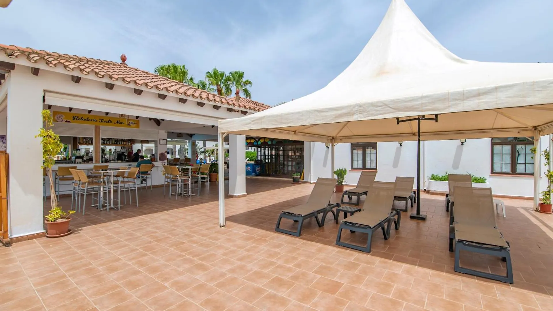Siesta Mar One Bedroom Apartments Cala En Porter